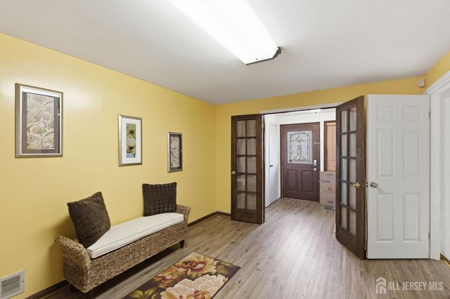 21 S Heathcote Avenue S, Edison, NJ 08817