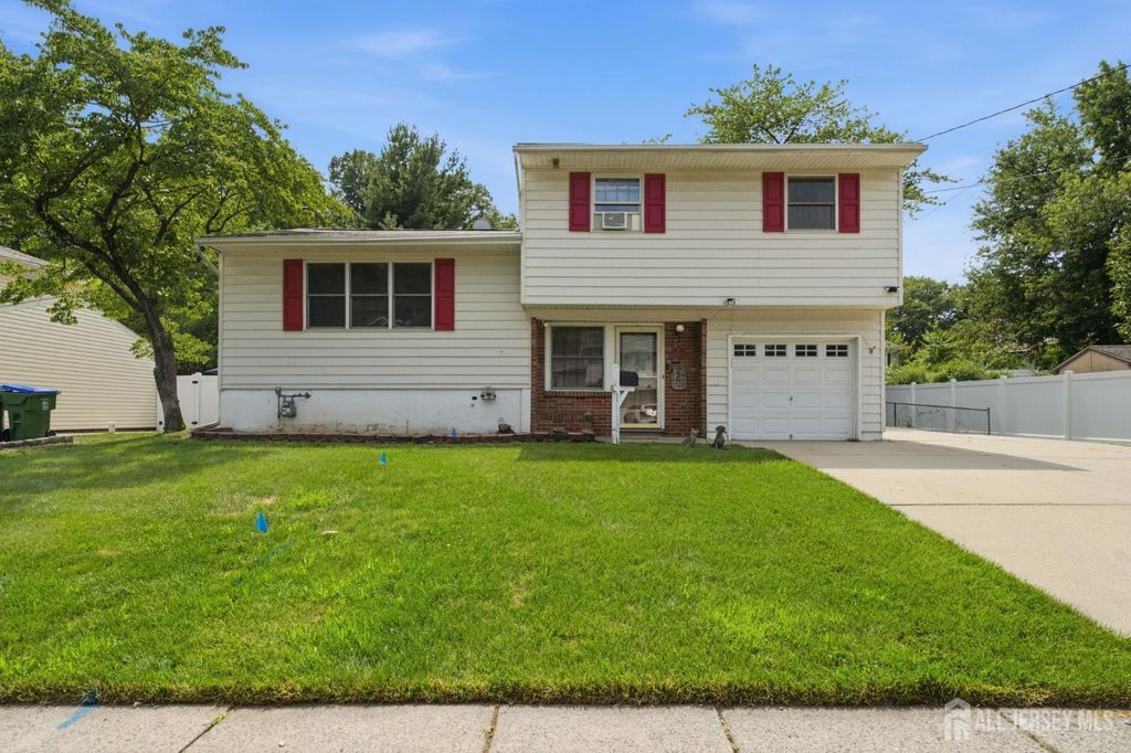 21 S Heathcote Avenue S, Edison, NJ 08817