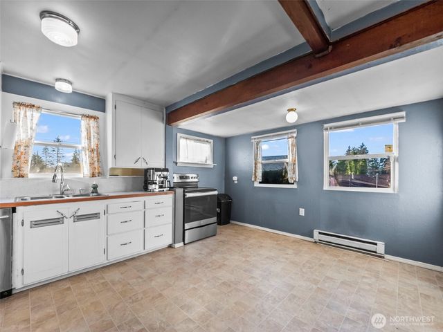 1022 Sheridan Road, Bremerton, WA 98310