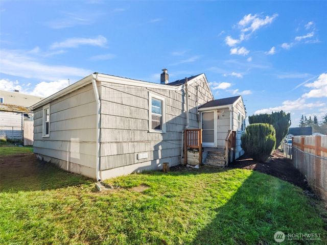 1022 Sheridan Road, Bremerton, WA 98310