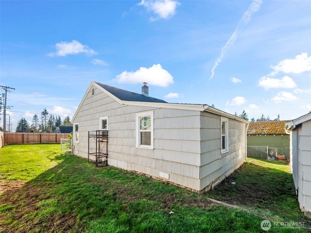 1022 Sheridan Road, Bremerton, WA 98310