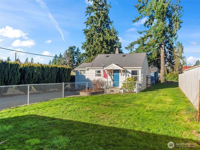 1022 Sheridan Road, Bremerton, WA 98310