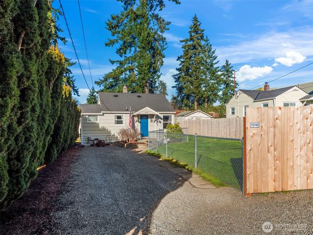 1022 Sheridan Road, Bremerton, WA 98310
