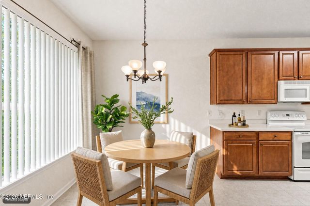 13364 BEACH Boulevard 813, Jacksonville, FL 32224