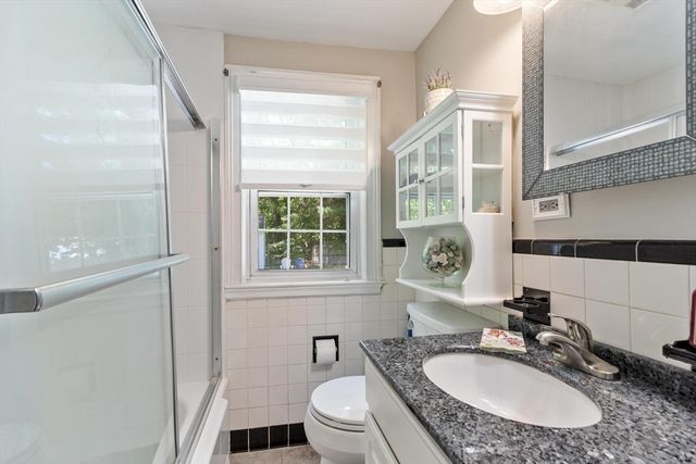 9 Oaklandvale Ave, Saugus, MA 01906