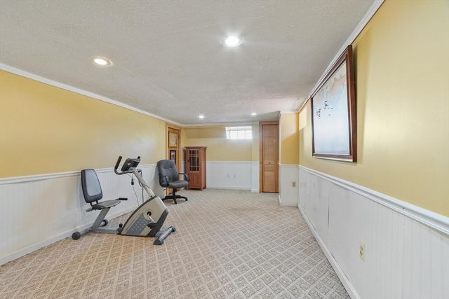 9 Oaklandvale Ave, Saugus, MA 01906