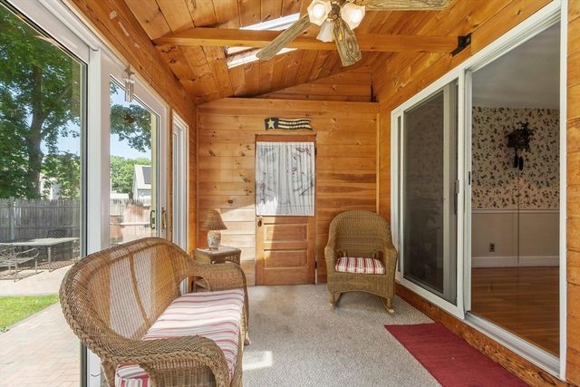 9 Oaklandvale Ave, Saugus, MA 01906