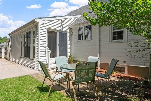 9 Oaklandvale Ave, Saugus, MA 01906