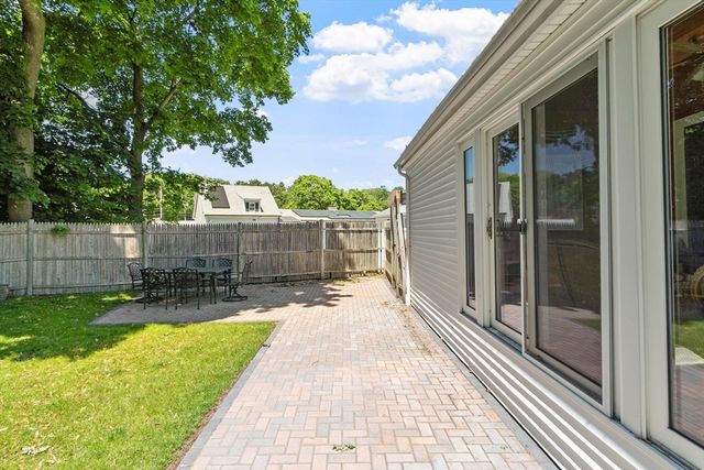 9 Oaklandvale Ave, Saugus, MA 01906