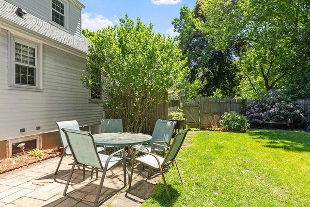 9 Oaklandvale Ave, Saugus, MA 01906