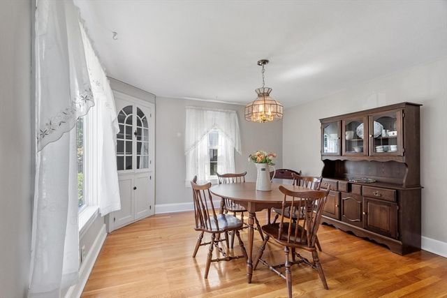 9 Oaklandvale Ave, Saugus, MA 01906