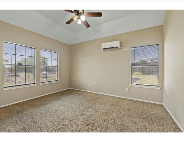 12015 Arnhamn LN, Manor, TX 78653
