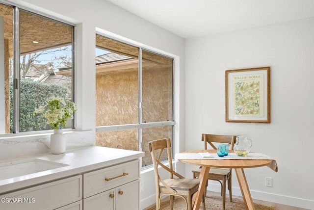 1208 Village 1, Camarillo, CA 93012