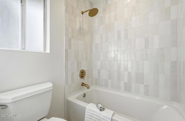 1208 Village 1, Camarillo, CA 93012