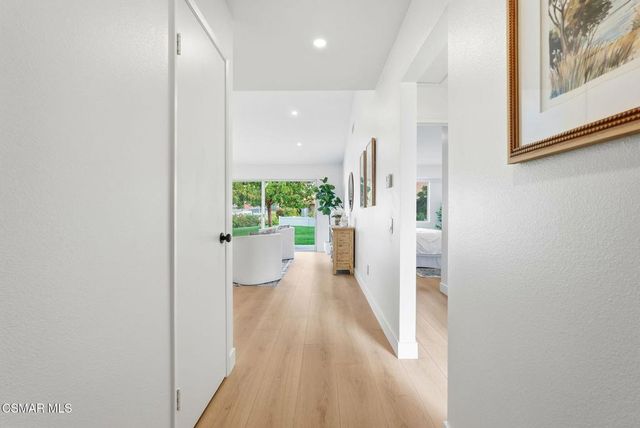 1208 Village 1, Camarillo, CA 93012