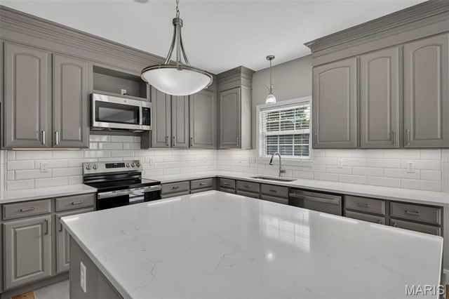 1718 Briarmanor Drive, Lake St Louis, MO 63367