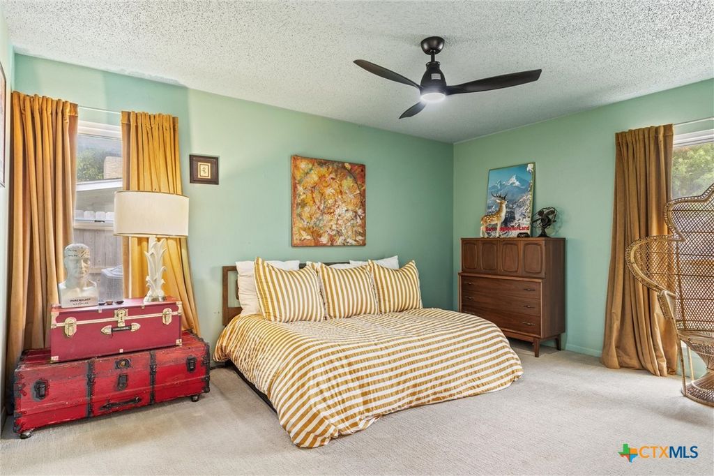 Image 10 of property listing at 3304 Whitepine Drive, Austin, TX 78757