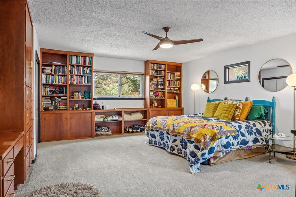 Image 13 of property listing at 3304 Whitepine Drive, Austin, TX 78757