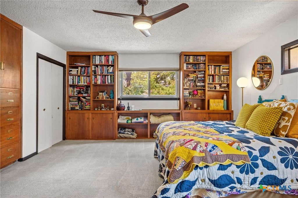 Image 14 of property listing at 3304 Whitepine Drive, Austin, TX 78757