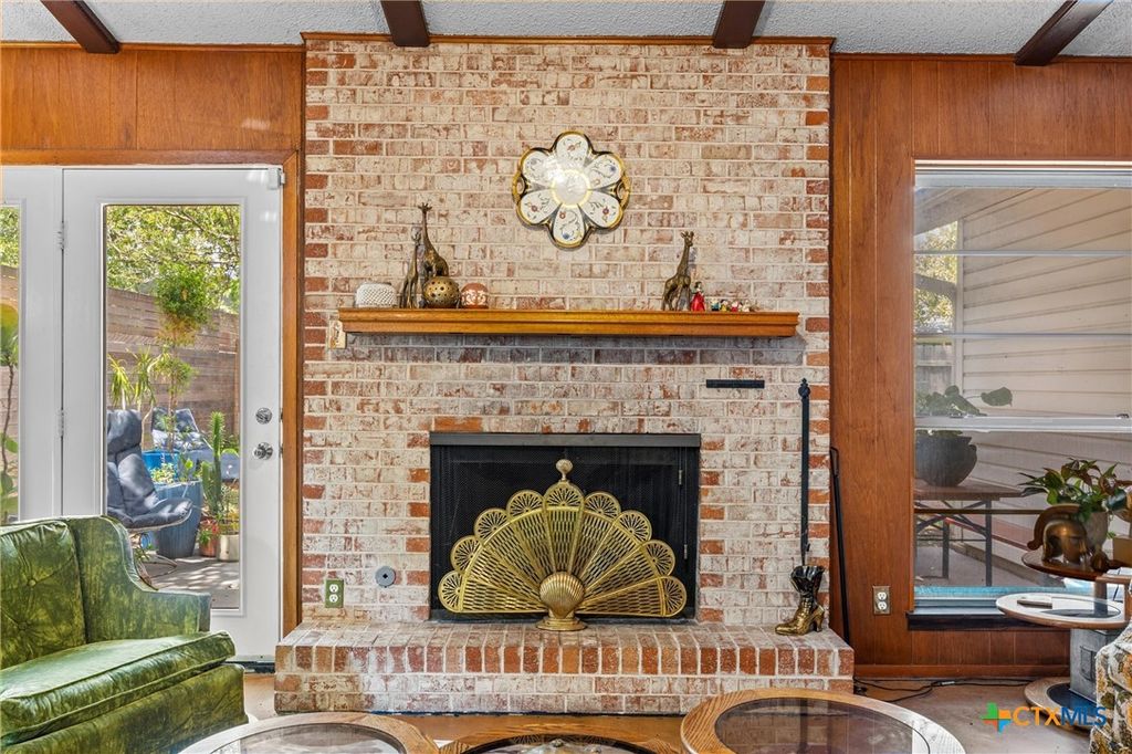 Image 16 of property listing at 3304 Whitepine Drive, Austin, TX 78757