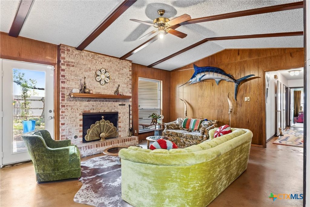Image 17 of property listing at 3304 Whitepine Drive, Austin, TX 78757