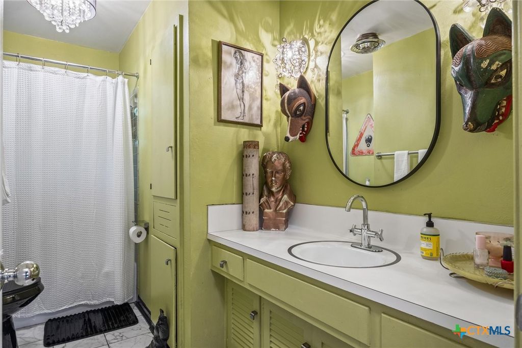 Image 25 of property listing at 3304 Whitepine Drive, Austin, TX 78757