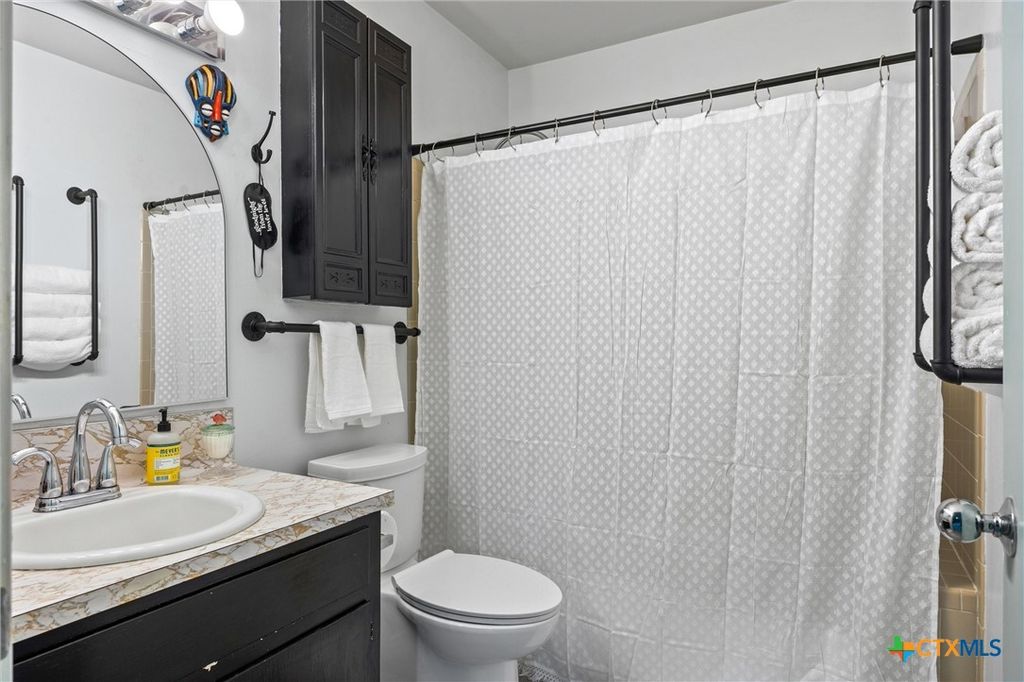 Image 26 of property listing at 3304 Whitepine Drive, Austin, TX 78757