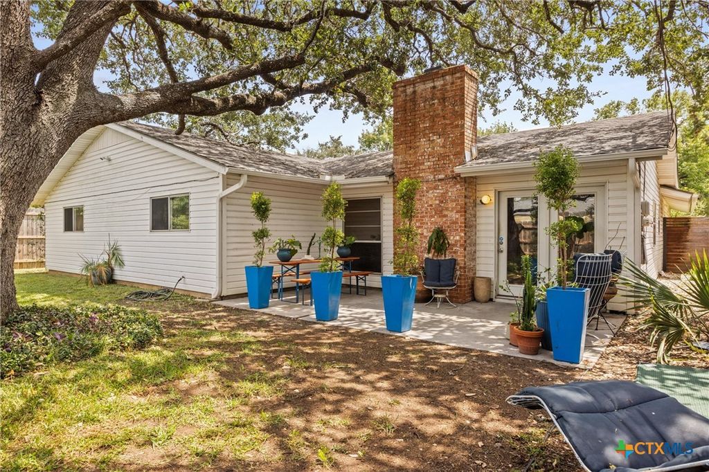 Image 28 of property listing at 3304 Whitepine Drive, Austin, TX 78757