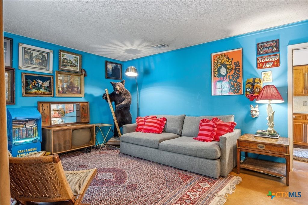 Image 5 of property listing at 3304 Whitepine Drive, Austin, TX 78757