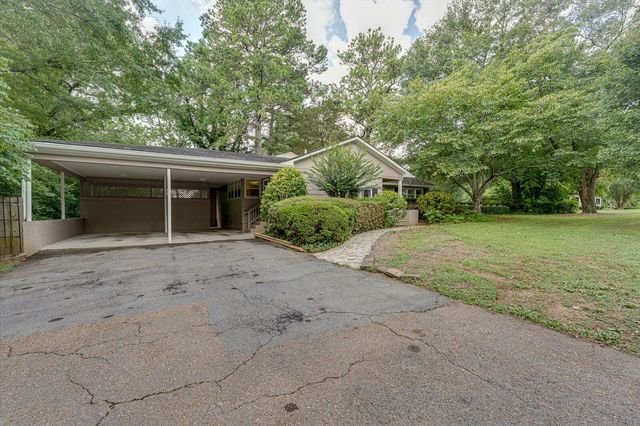 1117 Lakemont Drive, Dalton, GA 30720