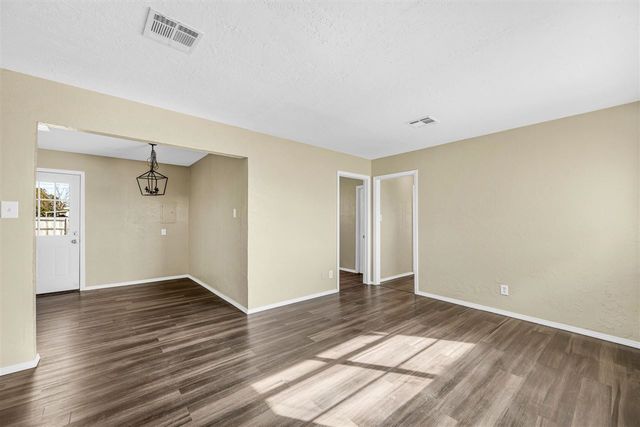 5301 NW Euclid Ave, Lawton, OK 73505