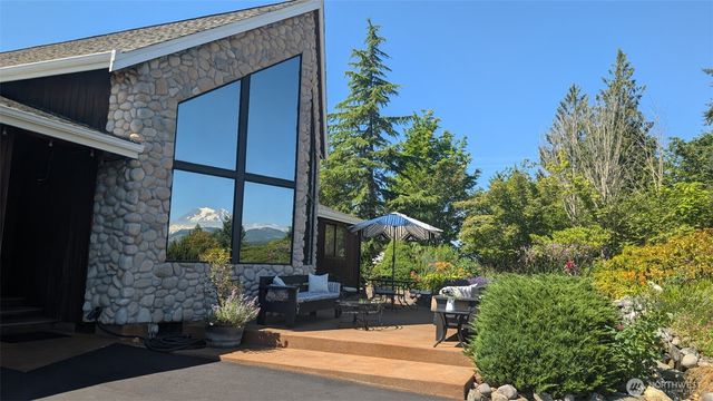 212 Dow Ridge Drive, Eatonville, WA 98328