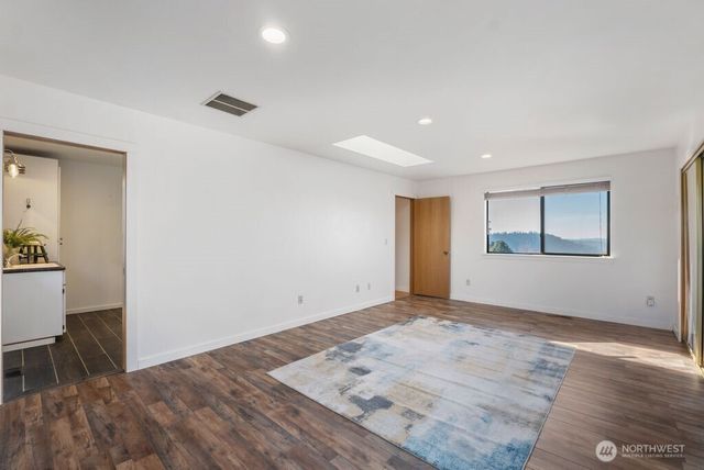 212 Dow Ridge Drive, Eatonville, WA 98328