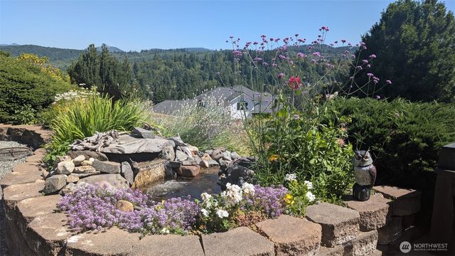 212 Dow Ridge Drive, Eatonville, WA 98328