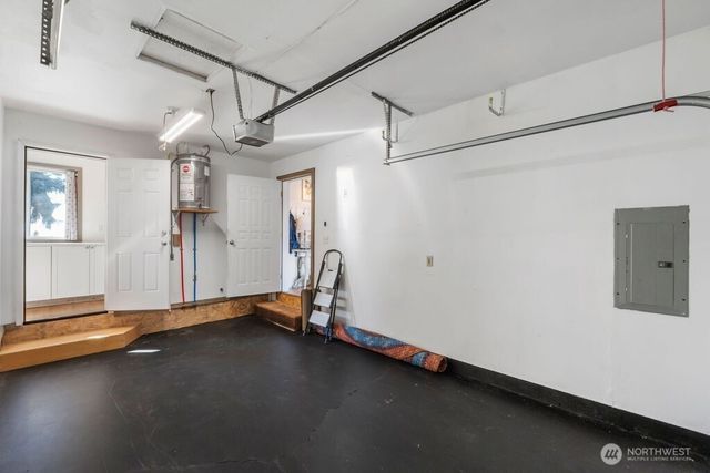 212 Dow Ridge Drive, Eatonville, WA 98328