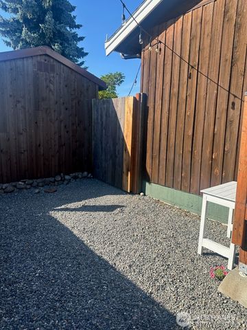 212 Dow Ridge Drive, Eatonville, WA 98328