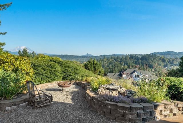 212 Dow Ridge Drive, Eatonville, WA 98328