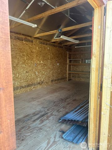 212 Dow Ridge Drive, Eatonville, WA 98328