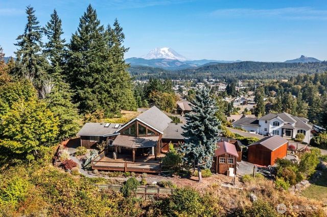 212 Dow Ridge Drive, Eatonville, WA 98328