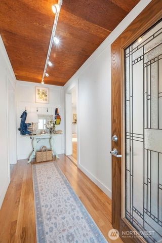 212 Dow Ridge Drive, Eatonville, WA 98328