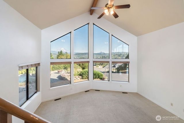 212 Dow Ridge Drive, Eatonville, WA 98328