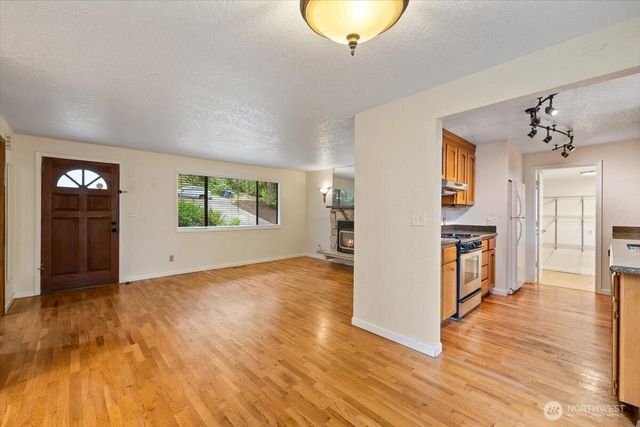15062 SE 44th Street, Bellevue, WA 98006