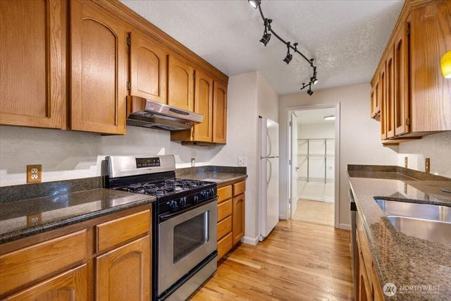 15062 SE 44th Street, Bellevue, WA 98006