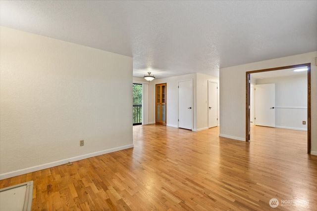 15062 SE 44th Street, Bellevue, WA 98006