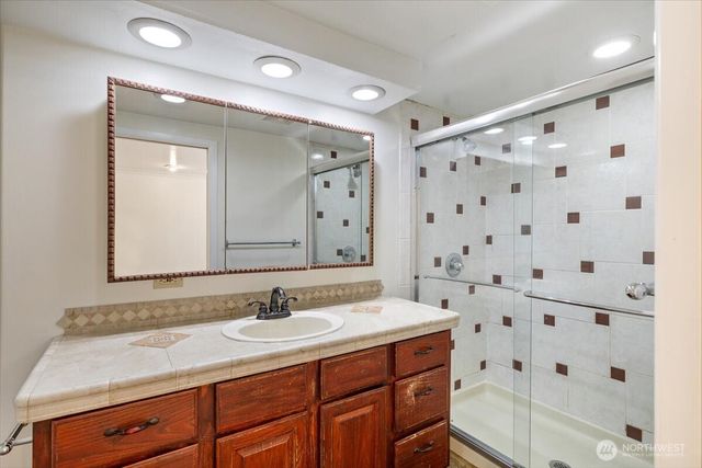 15062 SE 44th Street, Bellevue, WA 98006