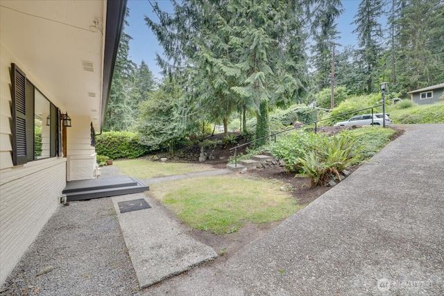 15062 SE 44th Street, Bellevue, WA 98006