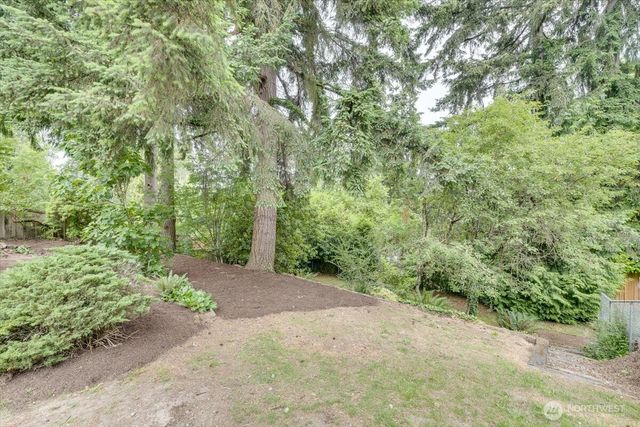 15062 SE 44th Street, Bellevue, WA 98006