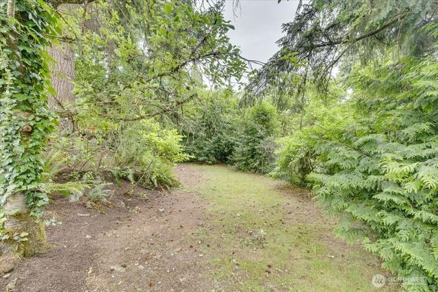 15062 SE 44th Street, Bellevue, WA 98006