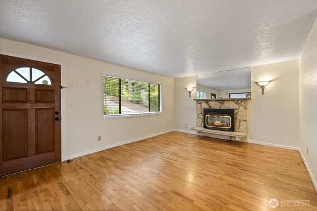 15062 SE 44th Street, Bellevue, WA 98006