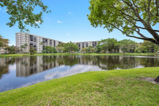 2205 S Cypress Bend Drive 801, Pompano Beach, FL 33069
